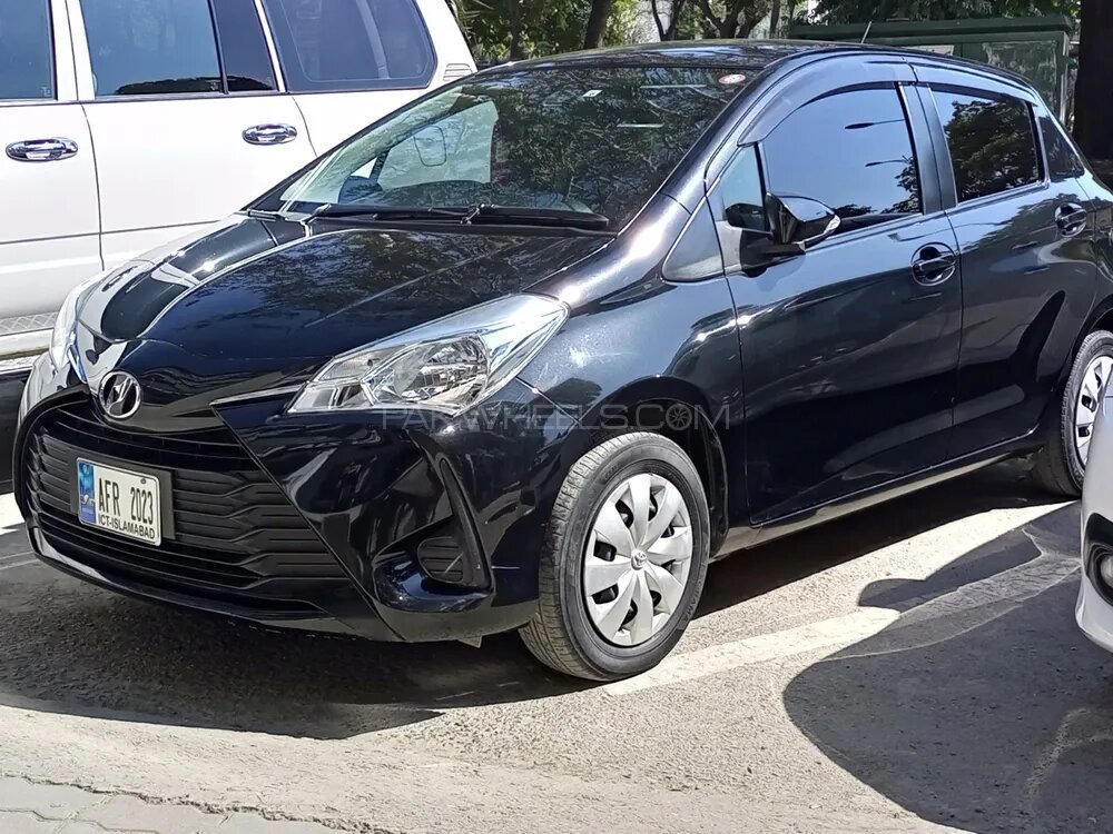 toyota-vitz-1-0-f-2018-80381961-2