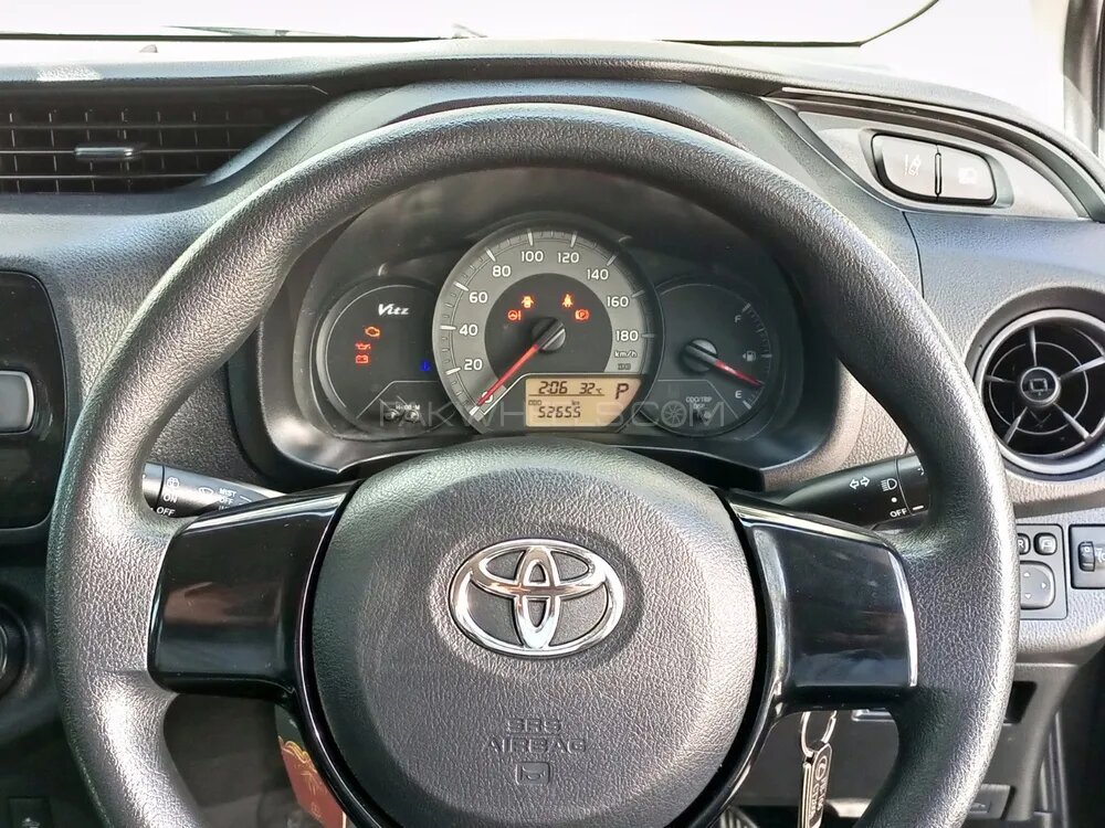 toyota-vitz-1-0-f-2018-80382000-9