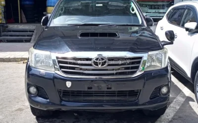 Toyota Hilux Invincible 2013