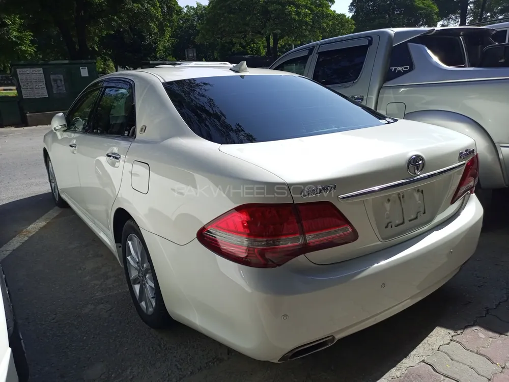 toyota-crown-royal-saloon-g-2010-89959413