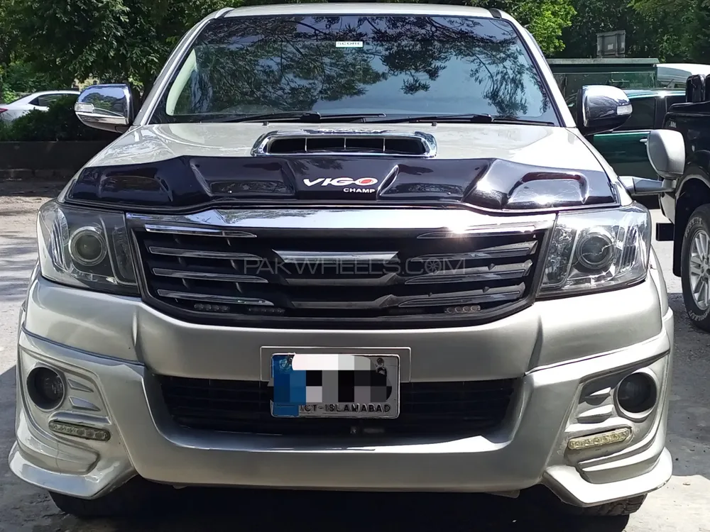 toyota-hilux-invincible-2013-87504590